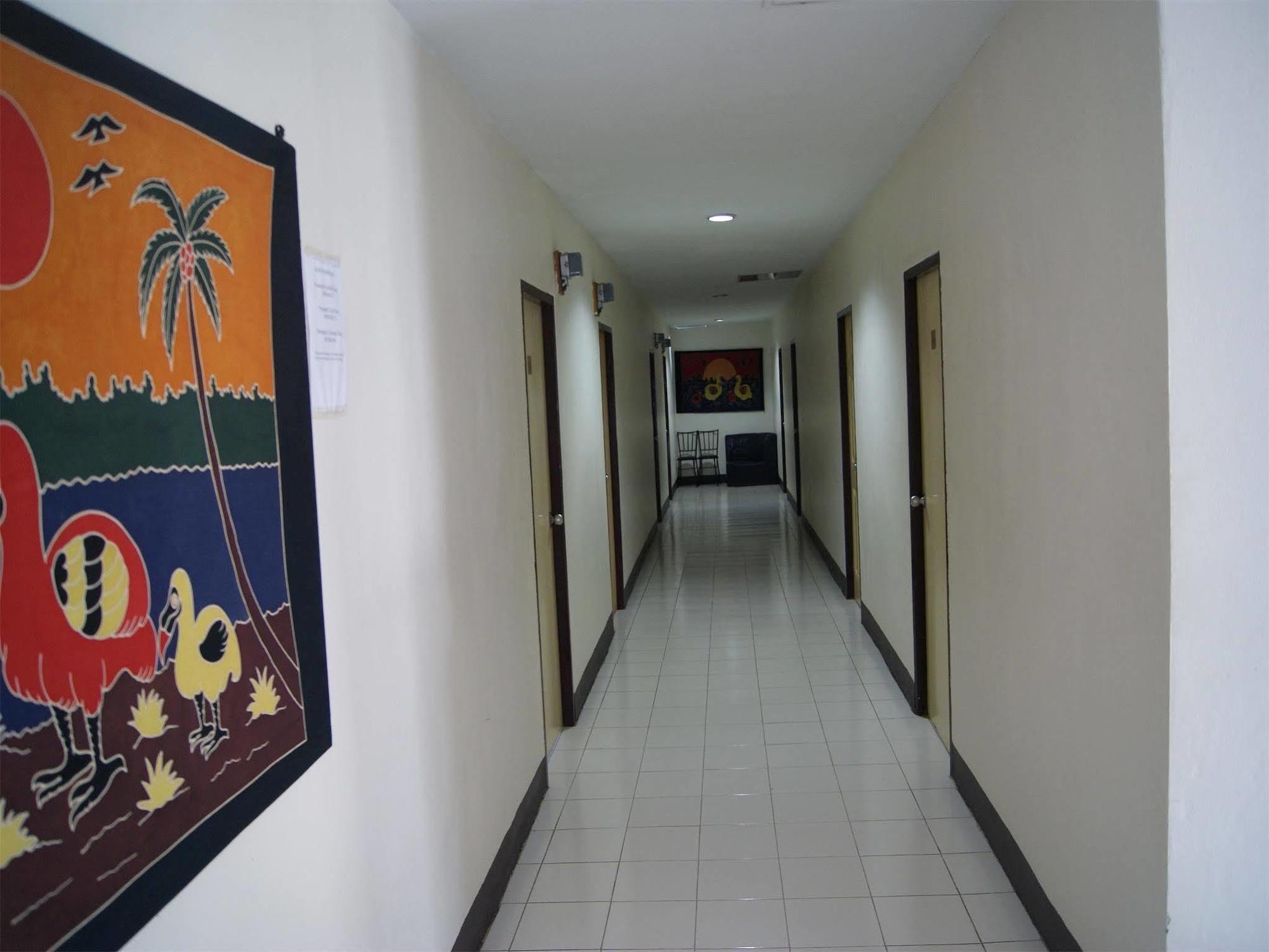 Pineapple Guesthouse Пхукет Экстерьер фото
